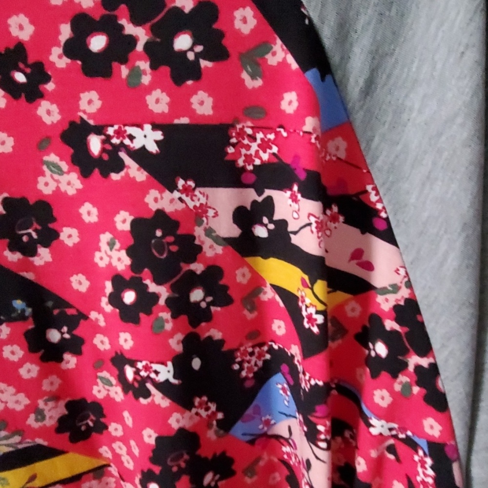 Lularoe Randy - Picture 3 of 6